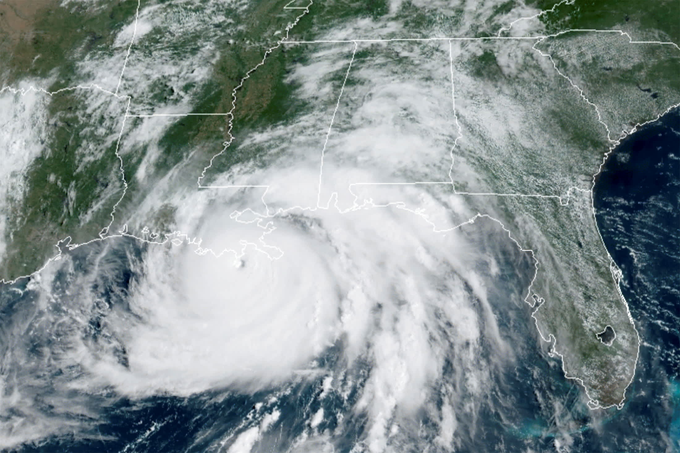 Hurricane threatens America’s State of Louisiana, oil corps shutdown