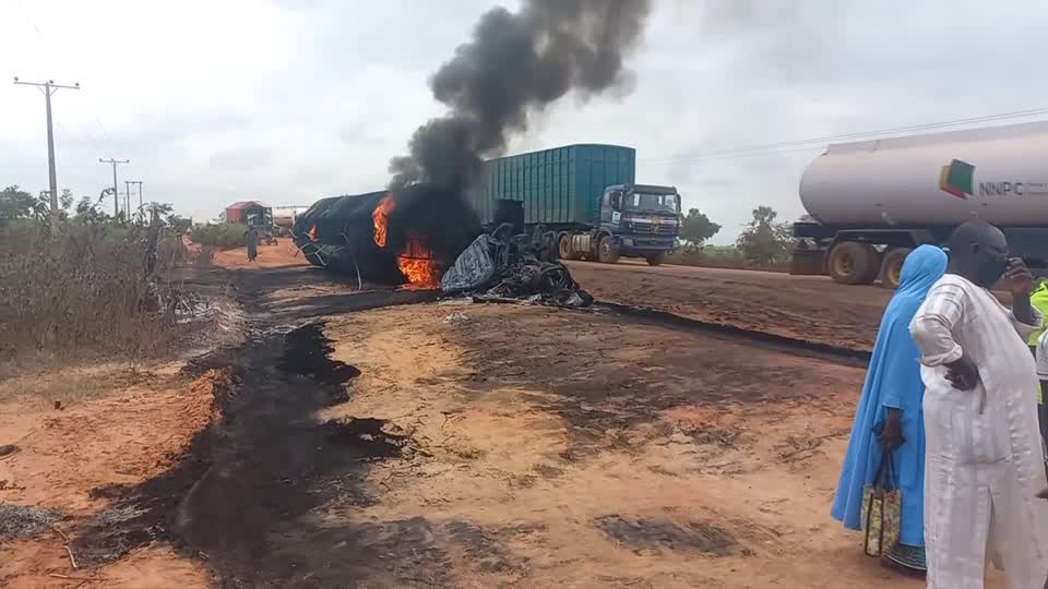 Fuel Truck Explodes, Kills 48 in Nigeria