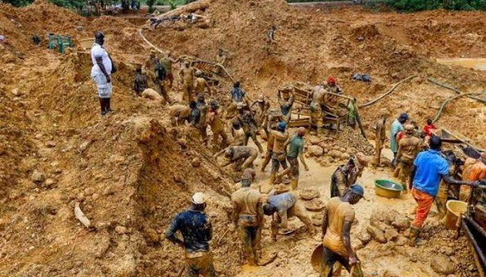 Collapsed mining site kills 13 in Plateau